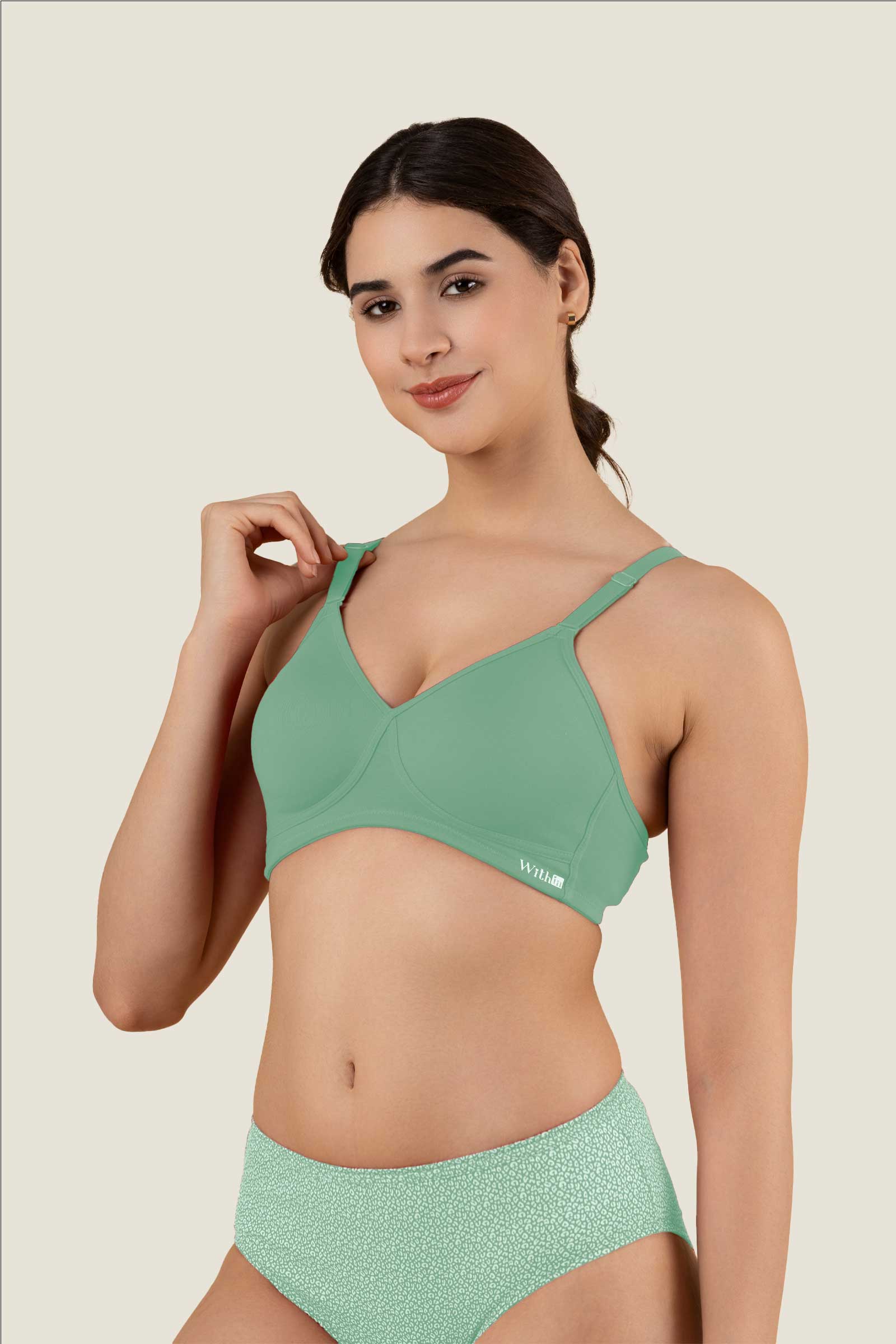 トップス BAMBI WATER BRA IN SARA CAMISOL M2 Adjustable Camisole Bra with Bratek® Built-in | Capezio®